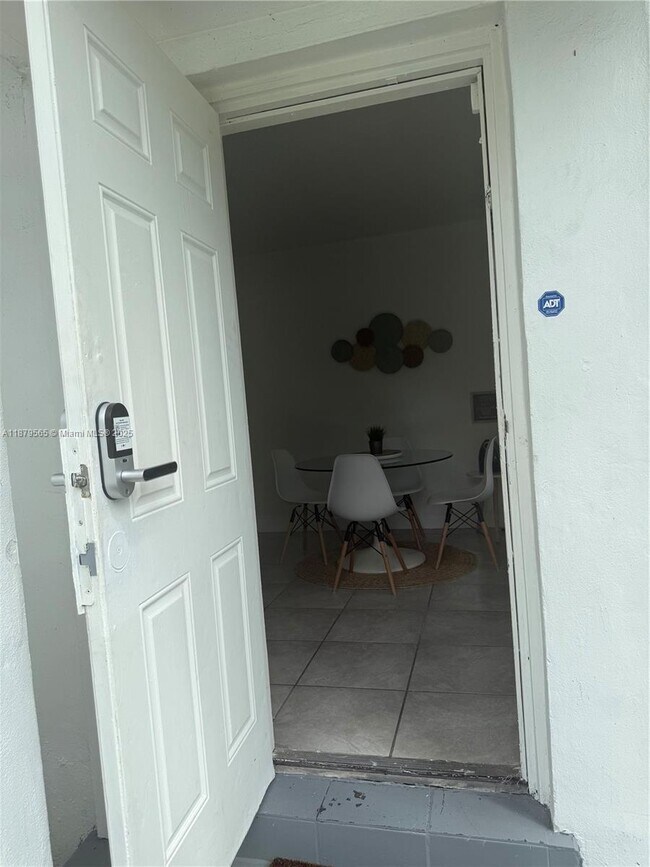 Photo - 27 NW 44th St Unit 27