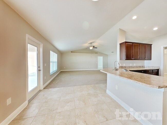 Photo - 1599 Lemon Ave