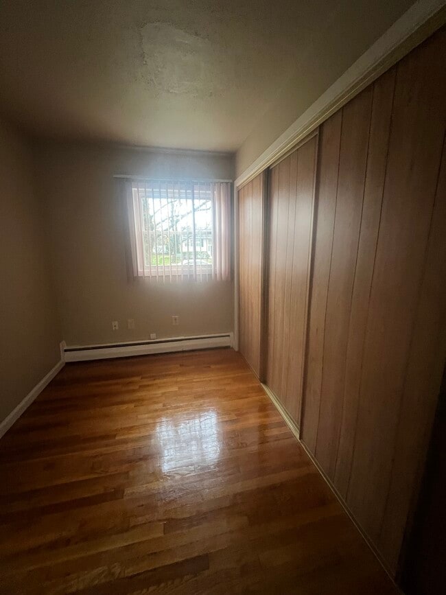 Photo - 810 Ashton St