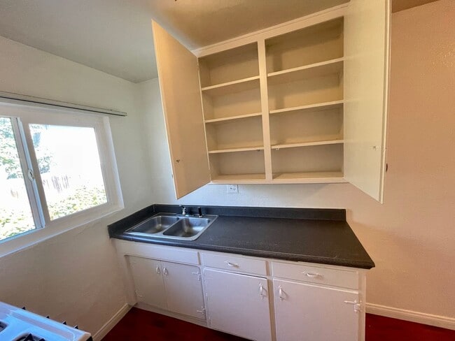 Photo - 114-118 W 1st Ave Unidad 118 1/2