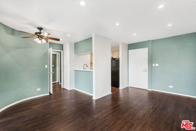 Photo - 1440 Veteran Ave Unit 507