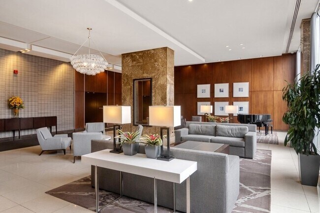 Photo - 655 W Irving Park Rd Unidad 2108