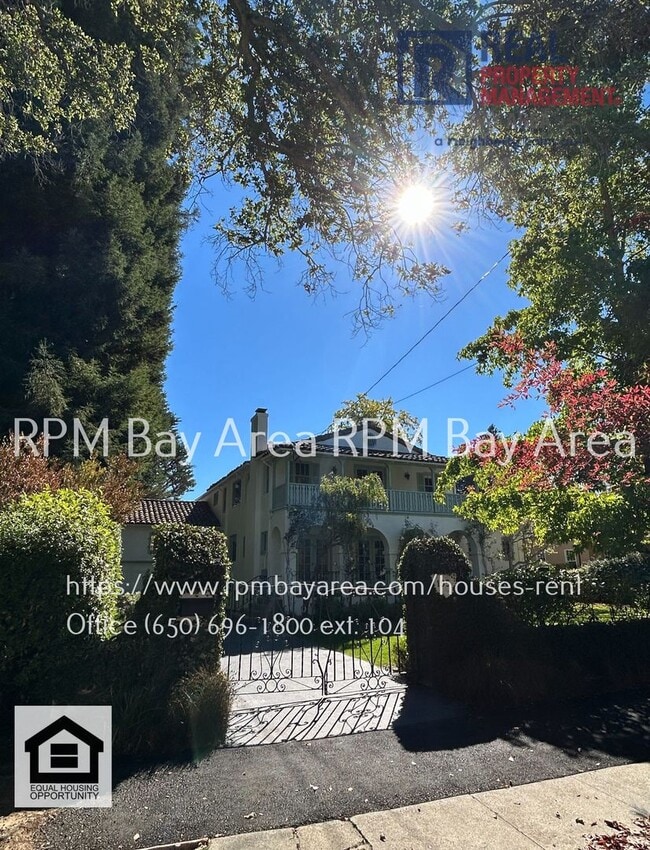 Building Photo - Luxury Family Oasis with Pool in San Mateo...