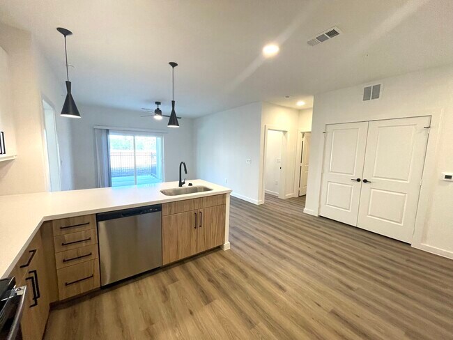 Photo - 701 Saginaw Sq Blvd Unit 8191