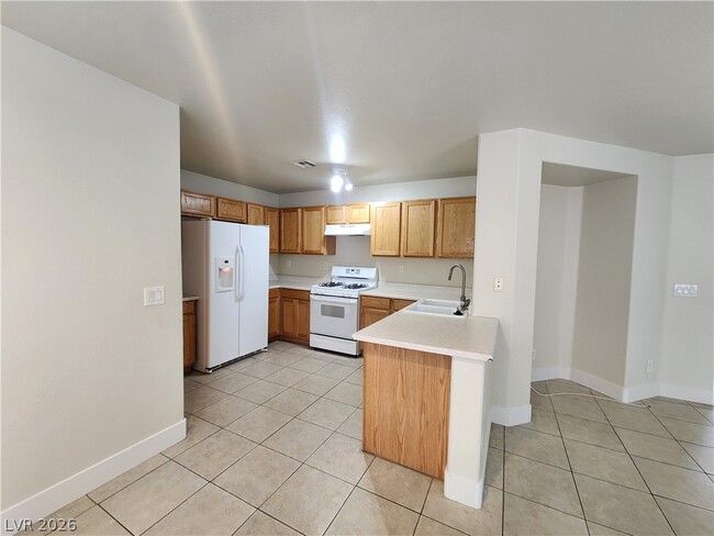 Photo - 9215 Onesto Ave