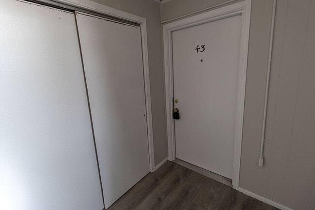 Building Photo - 1 3408 Unit D-43