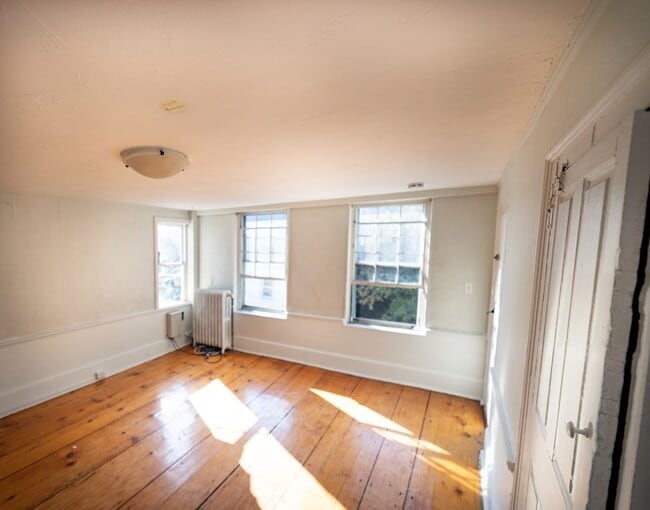 Photo - 31 Mugford St Unit 2