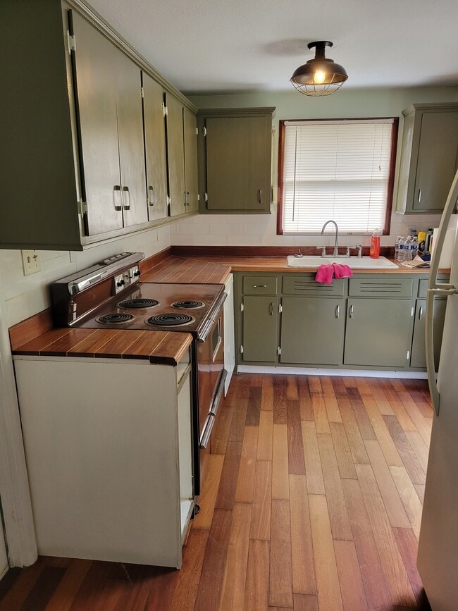 Photo - 11172 104th St