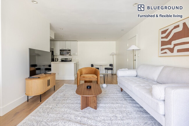 Photo - 7230 Franklin Ave Unidad FL3-ID1356