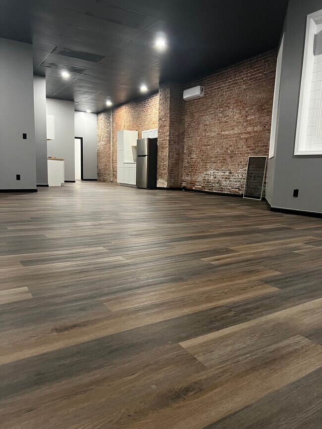 Photo - Berkely Manor