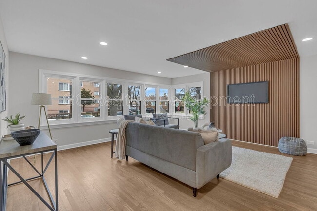 Photo - 6304 N Troy St Unit 1