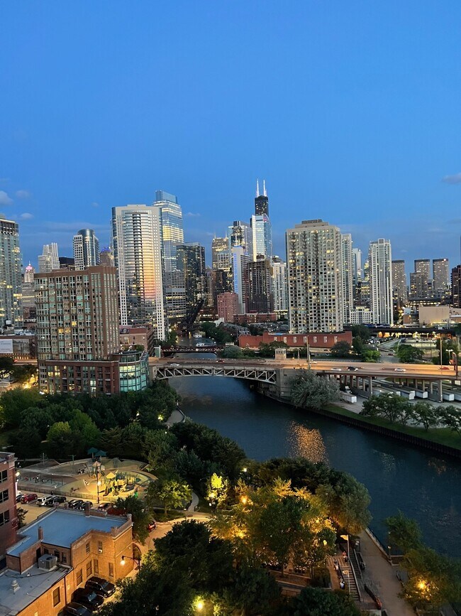 Photo - 700 N Larrabee St Unidad 1212