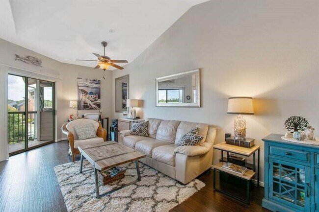 Photo - 12800 Melville Dr Unidad A307