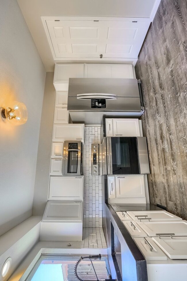 Photo - Comfortable Single-Family Townhouse in Quiet Community