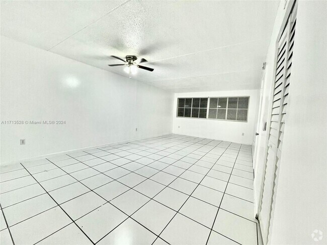 Building Photo - 6115 NW 186th St Unit 307 Rental