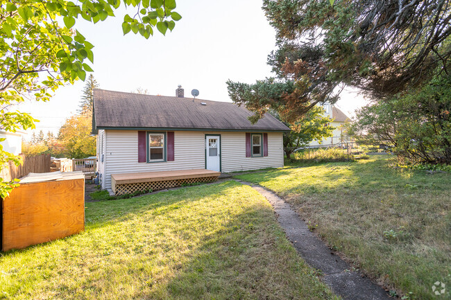 Building Photo - 4710 McCulloch St Unit EAST Rental