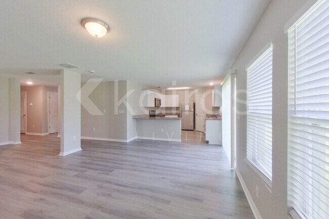 Photo - 1359 Heritage Ave