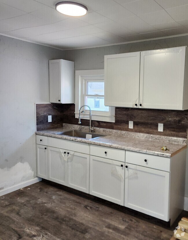 Building Photo - 212 1st St NW Rental