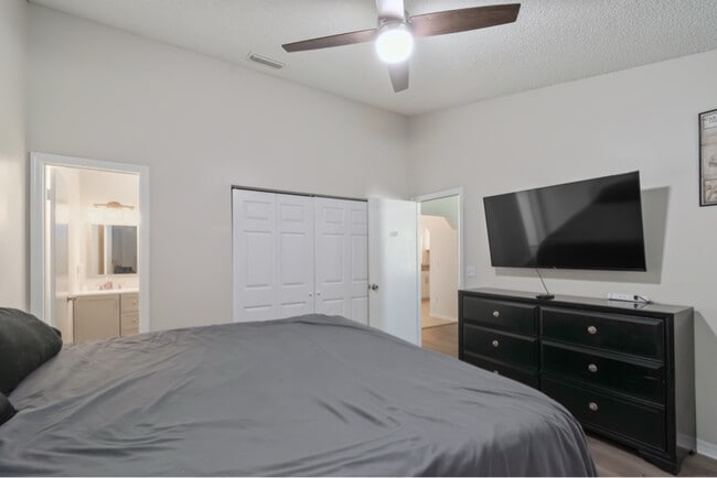 Photo - 18 Spring Radial