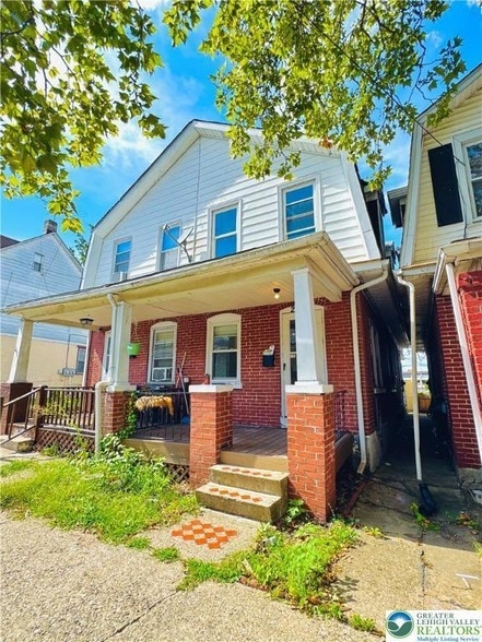 Photo - 2429 Forest St