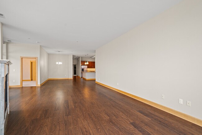 Sala de estar frente al comedor - 1111 N Marshall St Unidad City Green