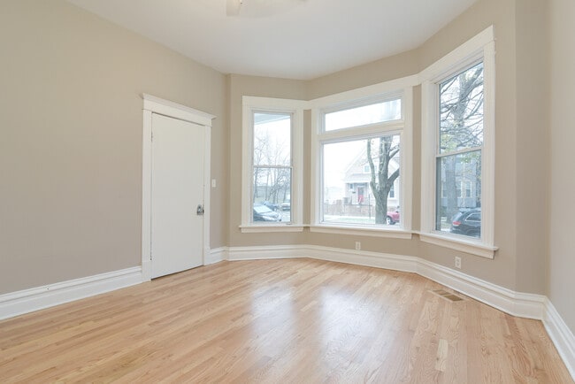 Photo - 2914 N Richmond St Unit 1