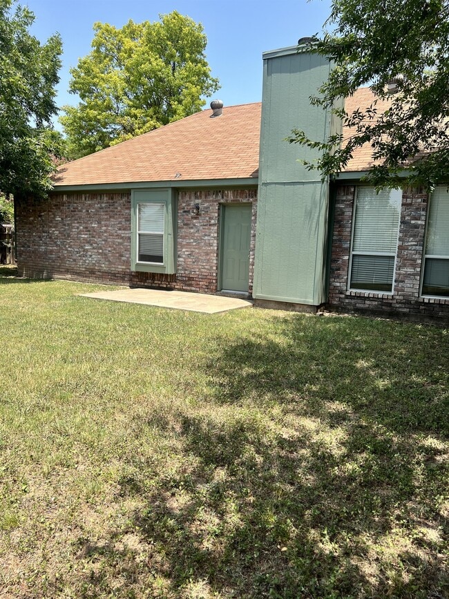 Photo - 2345 Browning Dr