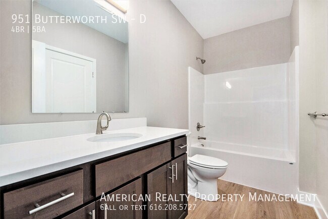 Photo - 951 Butterworth St SW Unidad D