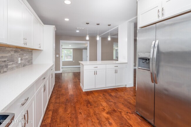 Photo - 2450 Fallen Tree Dr W