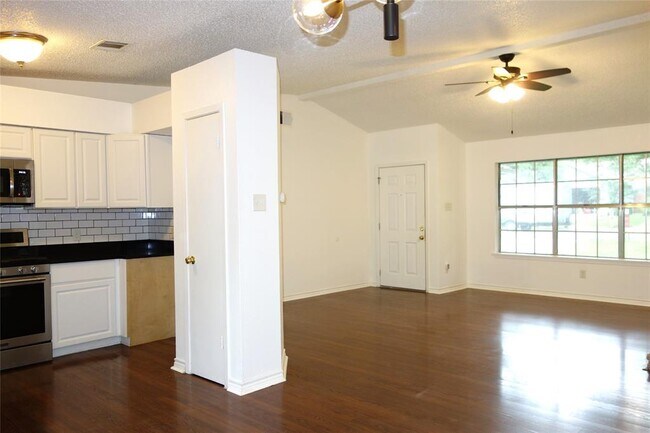 Photo - 7014 Riverton Dr