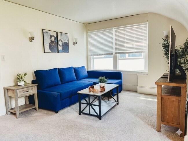 Building Photo - 5948 California Ave SW Unit B
