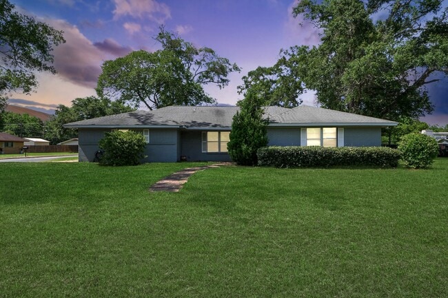 Photo - 2601 Holly St