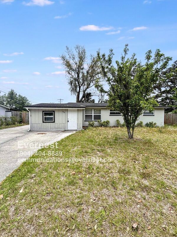 Photo - 408 Woodside Dr House