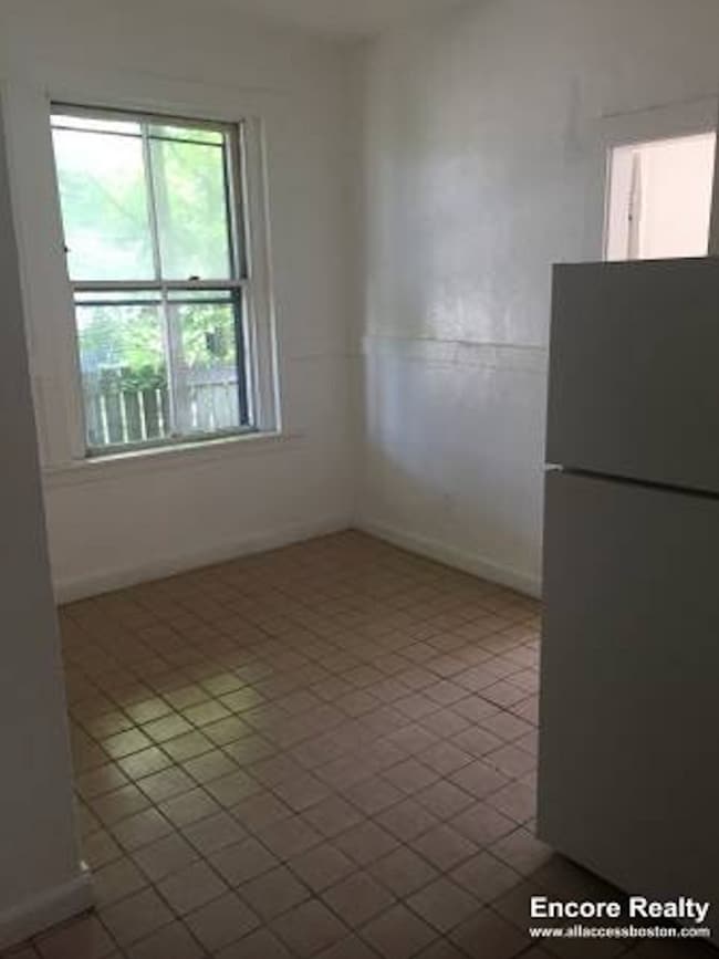 Photo - 4 Adella Pl Unit 2