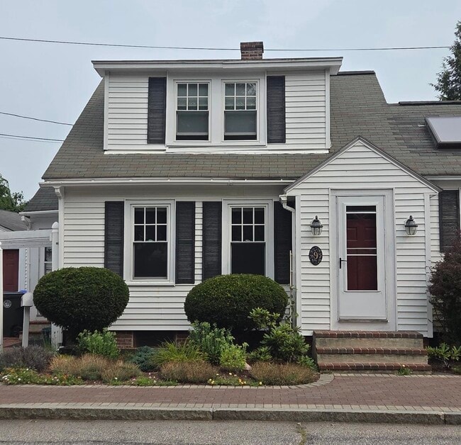 Building Photo - 665 S Main St Rental