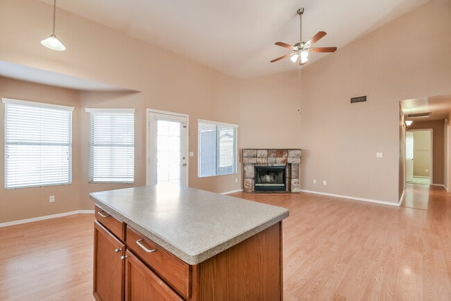 Photo - 544 W Laredo Ave