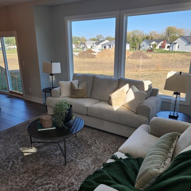 Photo - 509 Deer Haven St