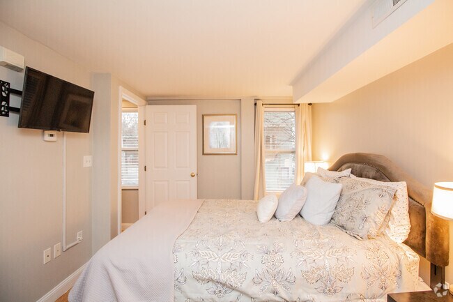 Building Photo - 23 Jay St Unit B Rental