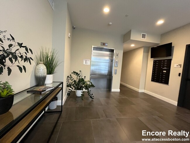 Photo - 1 Everett St Unidad 202