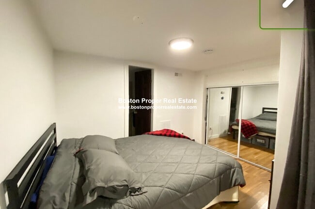Photo - 682 Parker St Unit 1