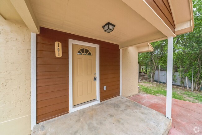Building Photo - FOR LEASE 2/1  CORNER HOME