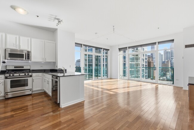 Photo - 340 W Superior St Unidad 1601