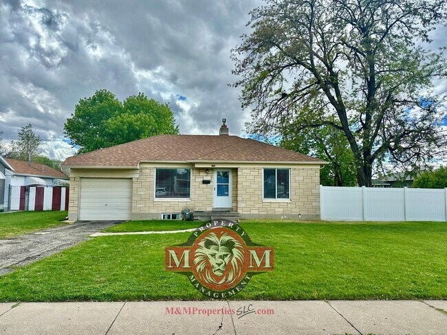 Photo - Great 4 Bd Home in Murray