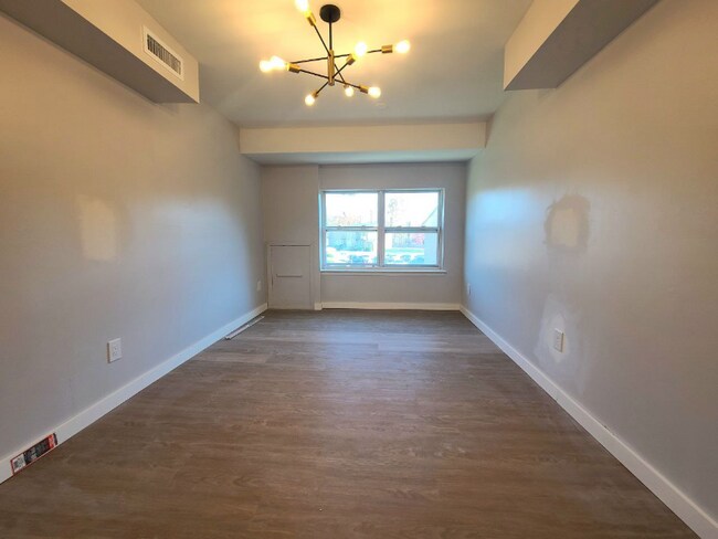 1903 Country Ln Unit 2