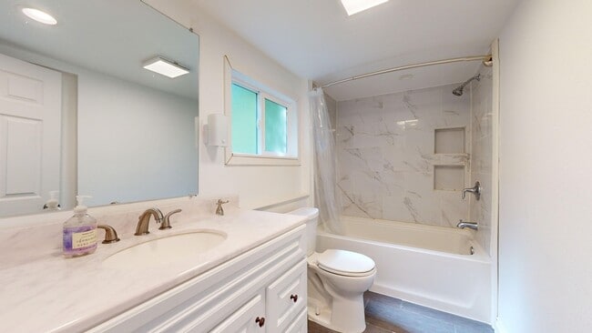 Photo - Tracyton 3 Bedroom w/ Tons of Parking & Huge Lot! Avail. 4/15