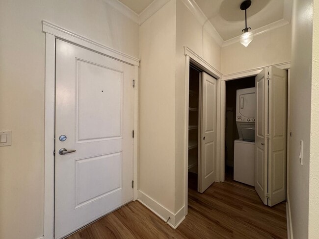 Photo - Downtown  1 Bed 1 Bath Condo Unit Close to Everything New Flooring New Appliances