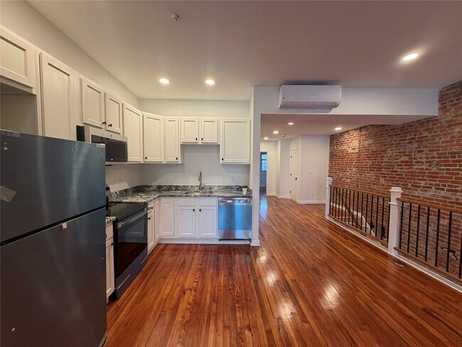Photo - 252 Main St Unit 3