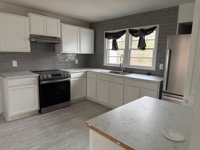 Photo - 128 Country Club Cir