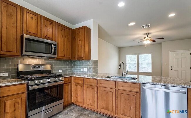 Photo - 159 Wainscot Oak Wy