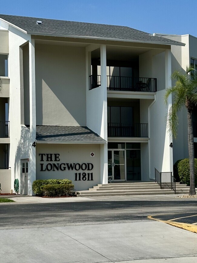 Photo - 11811 Ave of the PGA Unidad Bldg 2 Apt 2B